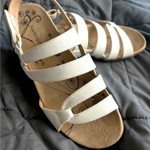 BARETRAPS Jerie Sandals White Size 7.5
